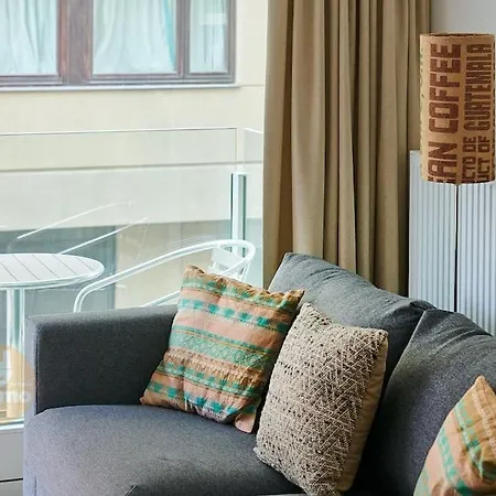 Le Roulis 0102 Studio Voor 4 Pers Met Zijdelingszeezicht De Panne